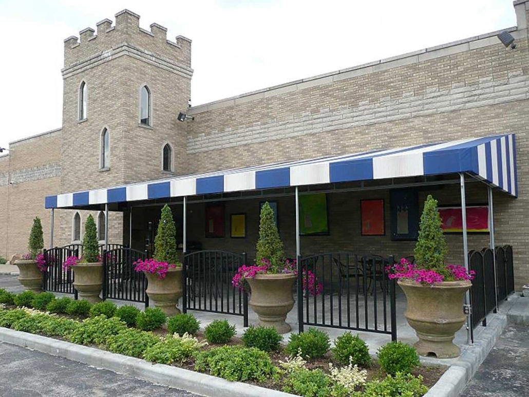 Exterior of Camelot Lanes in Boardman.